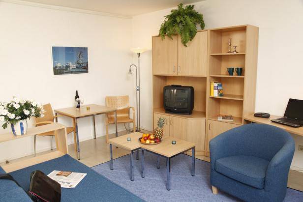 Wohn-/Schlafzimmer Wohn-/Schlafzimmer