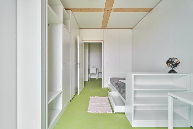 Room in three person apartment Room in three person apartment