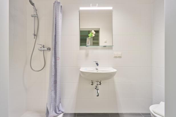 Bath/Shower Bath/Shower