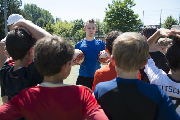 Sportfest mit ALBA in der Schule An der Wuhle am 24.06.2016