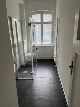 Bad mit Dusche Bad mit Dusche