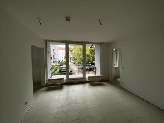 Wohnzimmer mit Balkon (Beispiel) Wohnzimmer mit Balkon (Beispiel)