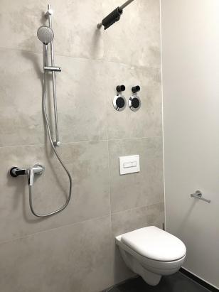 Iranische Straße 4b, 2 Zimmer, 2.OG, Rechts 3 - Photo 1