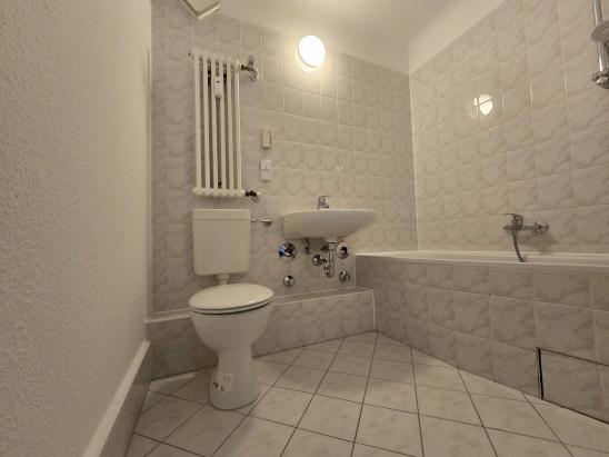 Bad mit Badewanne (Bsp.) Bad mit Badewanne (Bsp.)