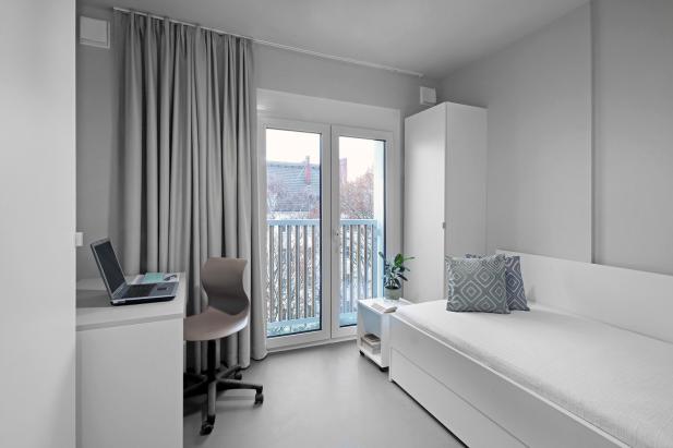 Room in three person apartment Room in three person apartment