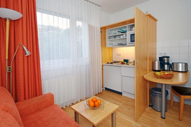 Beispiel mit Pantry-Küche Beispiel mit Pantry-Küche