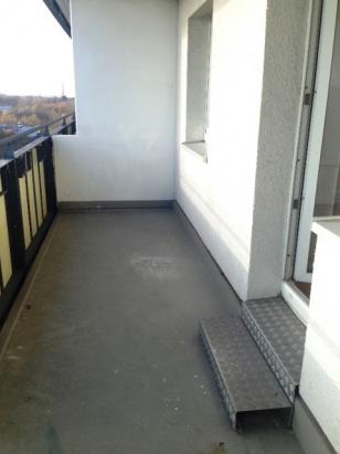 großer Balkon (Bsp.) großer Balkon (Bsp.)