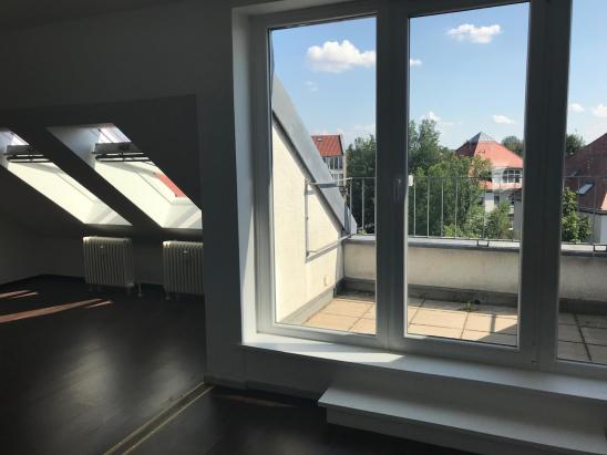 Wohnzimmer inkl. Terrasse Wohnzimmer inkl. Terrasse