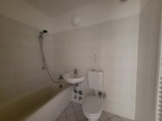Badezimmer komplett (Bsp.) Badezimmer komplett (Bsp.)